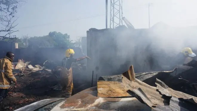 Hojjattoonni balaa ibbiddaa bakka dhohiinsi itti qaqabee magaalaa guddoo biyyattii Firiitaawoon, Sadaasa 6, 2021.