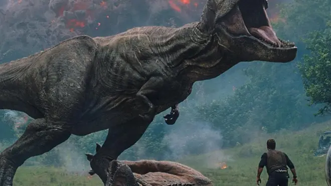لقطة من فيلم "عالم الديناصورات: المملكة الساقطة"