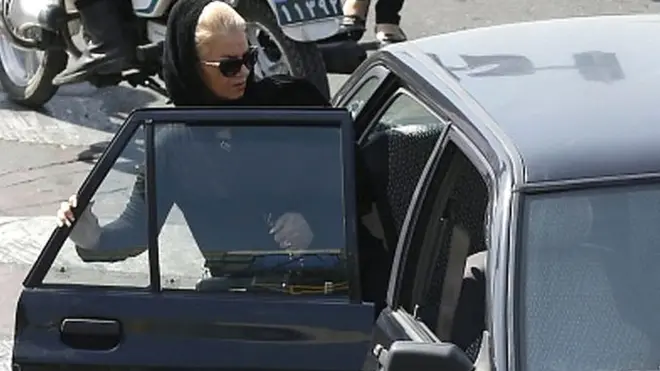 جنجال اسنپ، اختلاف‌ها بر سر حجاب در ایران