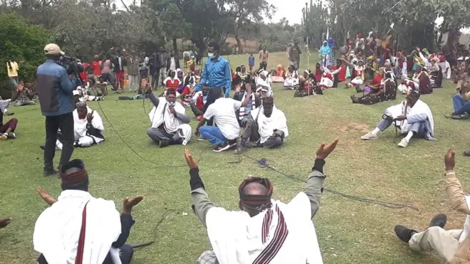 Maanguddoota bahuun 'nu baraarii' kadhatan