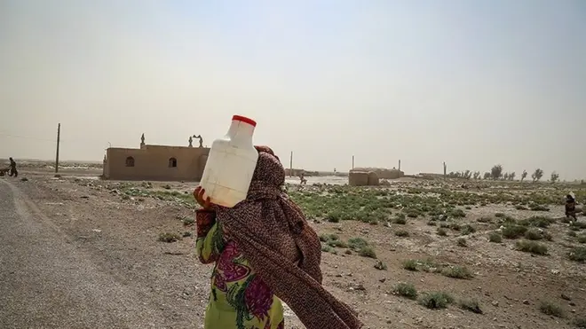 اقتصاد آب یعنی ارزش گذاری و ملاحظه آب به عنوان یک کالای اقتصادی که قابل خرید و فروش است