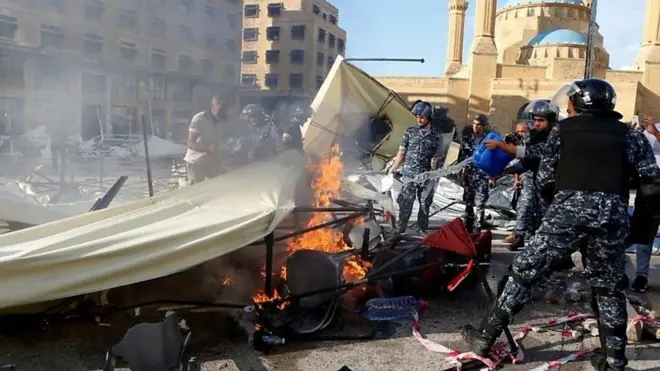 اشتباكات وانتصارات تبعت استقالة الحريري