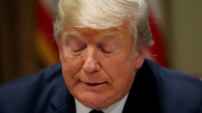 Di depan Kongres, Presiden Donald Trump membacakan pernyatana tertulis tentang KTT dengan Presiden Putin.