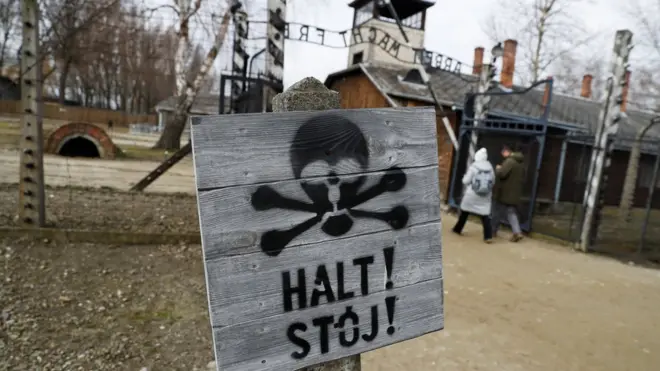 معسكر أوشفيتز النازي السابق في بولندا