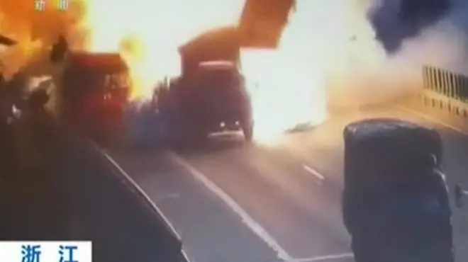 вибух на дорозі