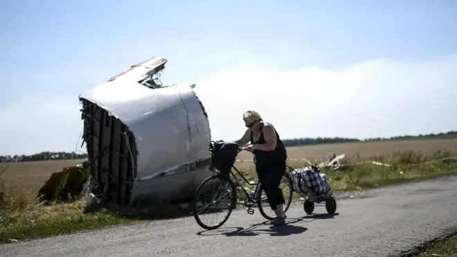 обломки лайнера