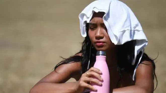 وسطی لندن میں گذشتہ ہفتے تقریباً چھ دہائیوں میں پہلی مرتبہ لگاتار چھ دنوں تک درجہ حرارت 34 ڈگری یا اُس سے زیادہ رہا