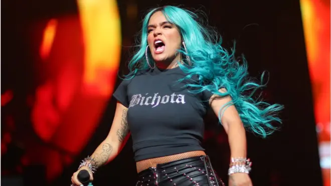 Karol G expresó su malestar en sus redes sociales.