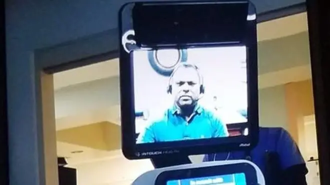 의학 로봇을 통해 시한부 판정받은 환자