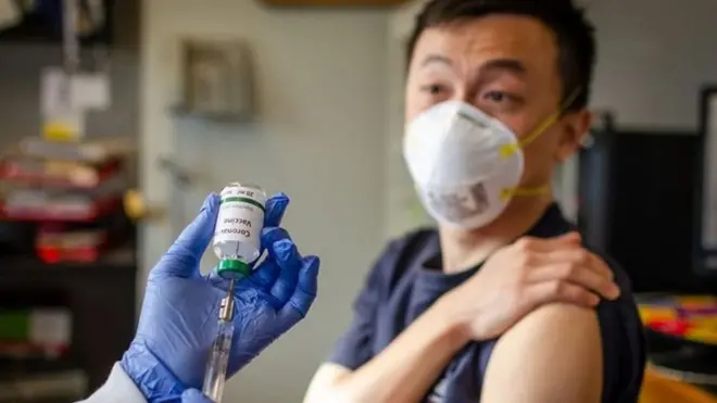 中国的新冠疫苗研发走的是较传统的路线