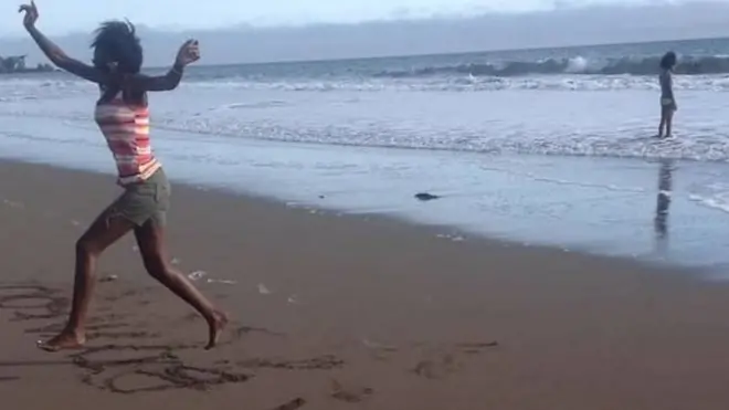 ኦብሴ አቅራቢያዋ ባለ የባሕር ዳርቻ ላይ