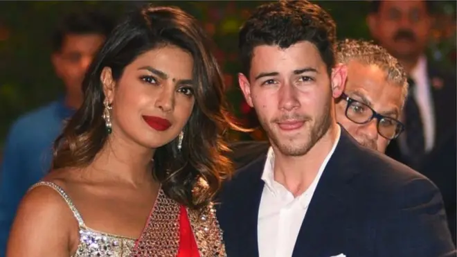 බොලිවුඩ් සුපිරි තරුව අතගත් ගායකයෙකු සහ ගීත රචකයෙකු වූ 25 වියැති නික් ජොනෑස්