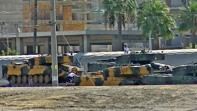 آليات عسكرية تركية تصل إلى ادلب