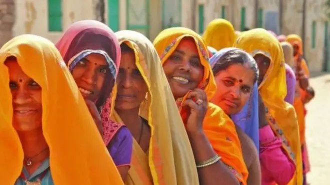 वोटर लिस्ट से गायब महिलाएं