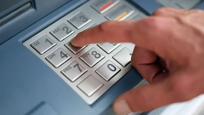 „Dina" kartica se izdaje besplatno, a provizija za korišćenje odlazi u budžet Srbije