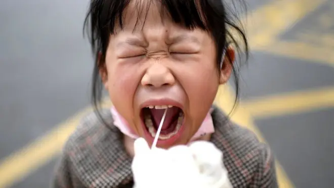 చైనా బాలిక కోవిడ్ పరీక్ష