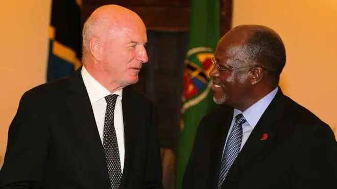 Mjumbe wa Umoja wa Ulaya Tanzania, Balozi Roeland van de Geer, aliitwa kurudi nyumbani Brussles mwishoni mwa Juma.