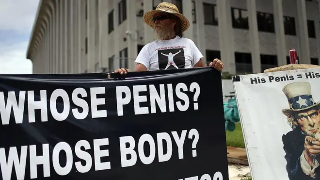 Противники обрізання вказують, що це порушує права дітей