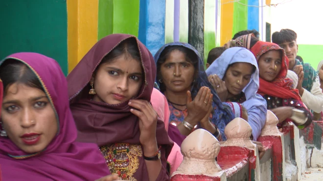 دادو خواتین