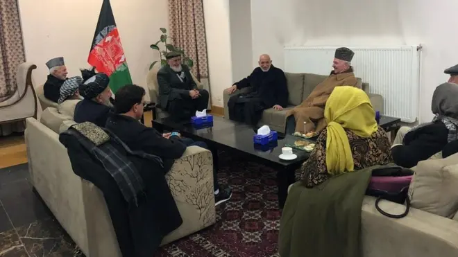 د کرزي د واکمنۍ د وخت وزیران او نور چارواکي او د ملي شورا غړي د مسکو غونډه کې ګډون لري.