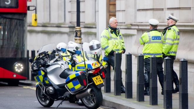 Полицейские в Лондоне