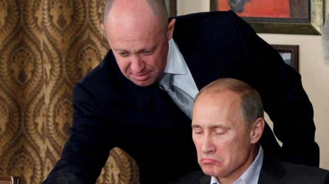 Yevgeny Prigozhin melayani Vladimir Putin pada 2011