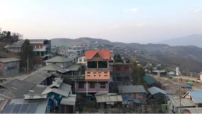 တီးတိန်