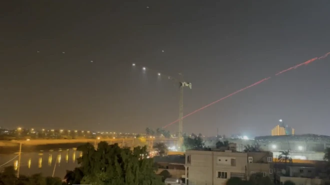 سیستم دفاع ضد موشکی سفارت آمریکا در بغداد در پی شلیک ۴ راکت به سوی این مجمتمع فعال شد.