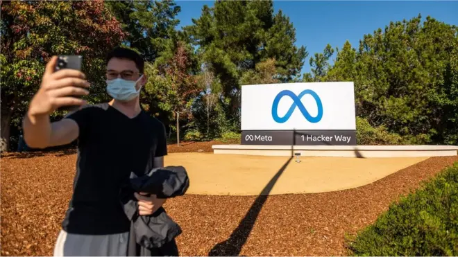 Nama mallattoo haaraa Facebook - Meta fuulduartti ofee ka'aa jiru