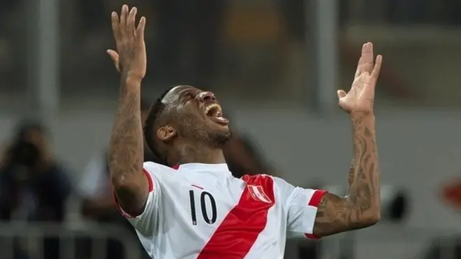 Farfán marcó el primer gol del encuentro en Lima.