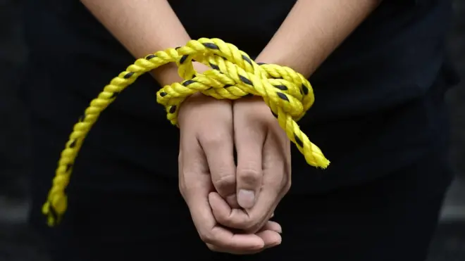 Пытки - не только американская проблема. На этой фотографии активист Amnesty International протестует против пыток в Мексике