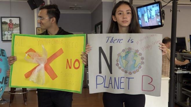Gia đình ủng hộ học sinh chống biến đổi khí hậu