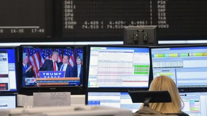 Một số nhà phân tích đã so sánh cú sốc chiến thắng của ông Trump với kết quả Brexit đầu năm nay.