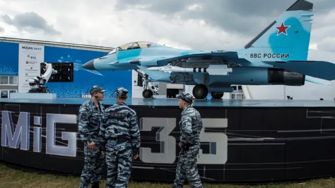 МиГ-35 поставили на самом почетном месте в центре экспозиции