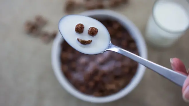 Jedenje nečeg hrskavog, skreće nam pažnju da se nešto dešava u ustima