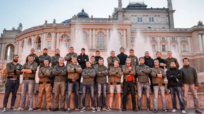 С14 ("Січ") - група, яка декларує боротьбу проти сепаратизму у далеких від фронту містах