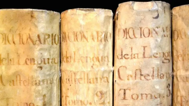 El Diccionario de autoridades fue el fundamento de lo que hoy se conoce como el Diccionario de la lengua española o también como Diccionario de la Real Academia de la Lengua (DRAE).