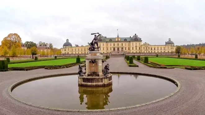 اس محمل پر مبنی دستاویزی فلم 'ڈروٹننگھم پیلیس: اے رائل ہوم' کو سرکاری چینل ایس وی ٹی نے تیار کیا ہے جو سویڈین میں جمعرات کے روز ٹی وی پر نشر کی جائےگي