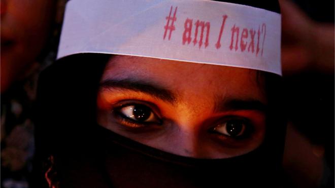 فتاة خلال مظاهرة ضد الاعتداءات الجنسية في الهند