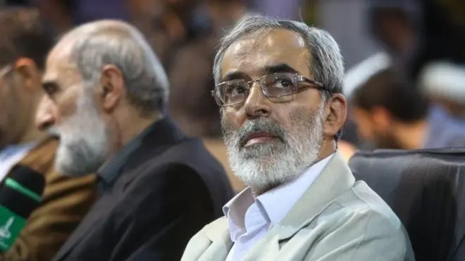 حسین نجات (راست) جانشین رئیس سازمان اطلاعات سپاه در کنار حسین شریعتمداری مدیر روزنامه کیهان