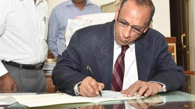 గవర్నర్