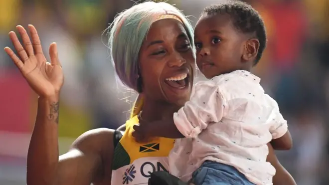 فتح کے بعد شیلی فریزر کا کہنا تھا کہ بچے کی پیدائش کے بعد یہاں بطور عالمی چیمپیئن کھڑا ہونا ان کے لیے باعثِ فخر ہے