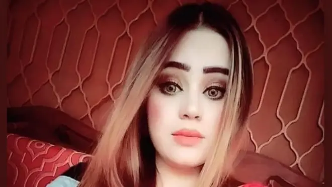 گلالئی پشتو ڈراموں فلموں اور سٹیج شوز میں کام کرتی تھیں