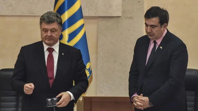 После назначения на пост губернатора Саакашвили обещал провести в Одессе реформы, но вскоре у него начались разногласия с Киевом