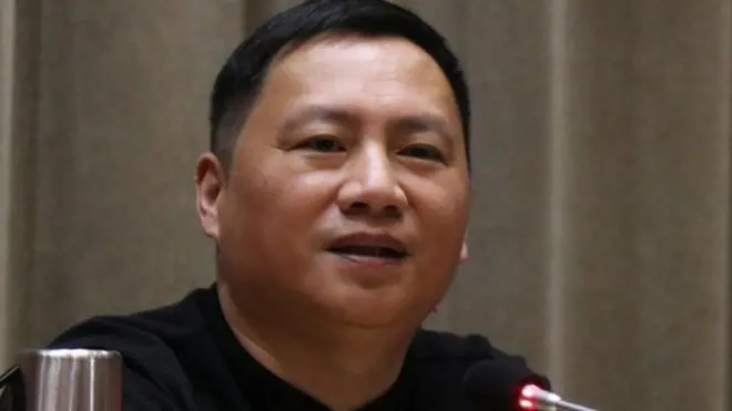 王丹在六四周年这天于台北市内召开记者会，正式宣布赴美展开中国民主推动的下个进程。