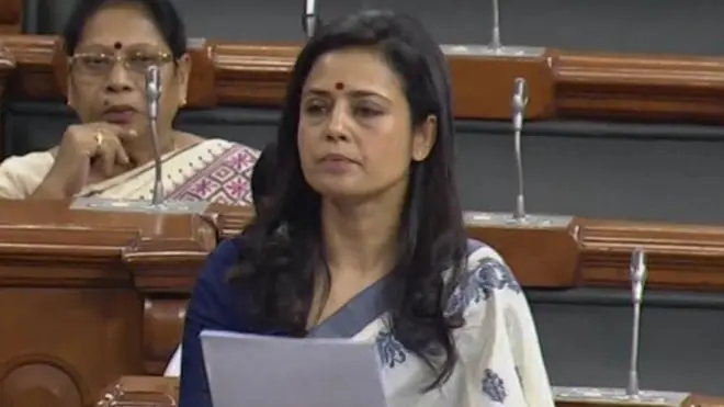 انگریزی میں کی گئی ان کی تقریر میں نہ صرف حقائق اور اعداد و شمار بلکہ ہندی کی کئی نظمیں بھی شامل تھیں