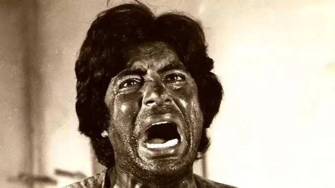 కాలాపత్తర్ సినిమాలో అమితాబ్ బచ్చన్