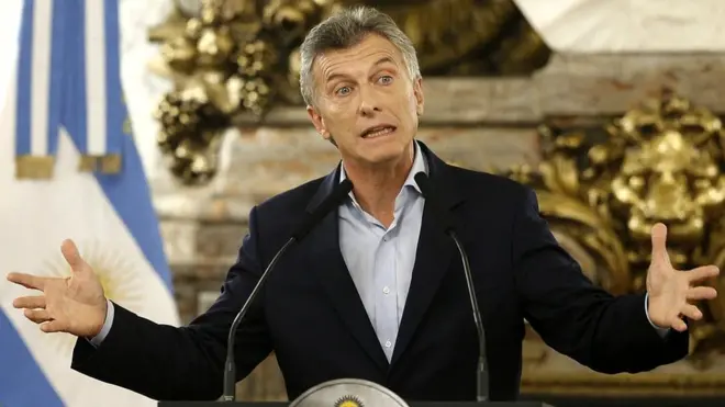 Macri sigue siendo popular, pero sus números están cayendo.