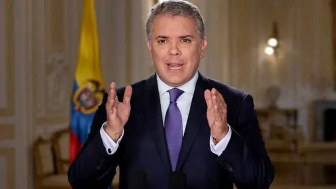 Duque durante el anuncio de las objeciones a la ley de justicia especial.