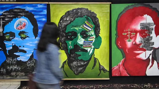 Sebuah instalasi seni menampilkan potret aktivis HAM, Munir, yang tewas dibunuh pada 2004 lalu.